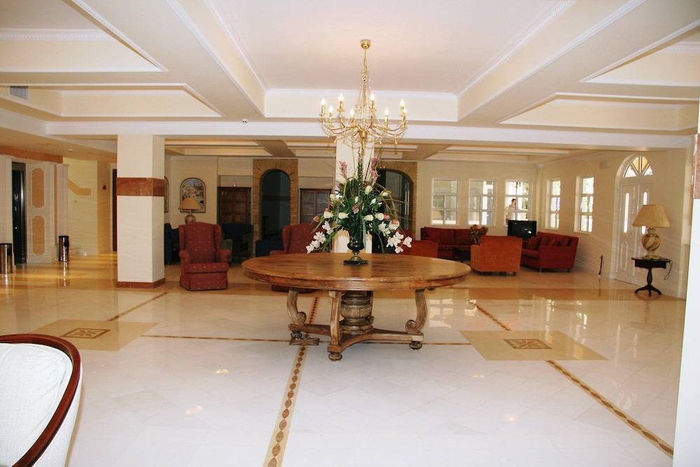 Crithoni's Paradise Hotel 2