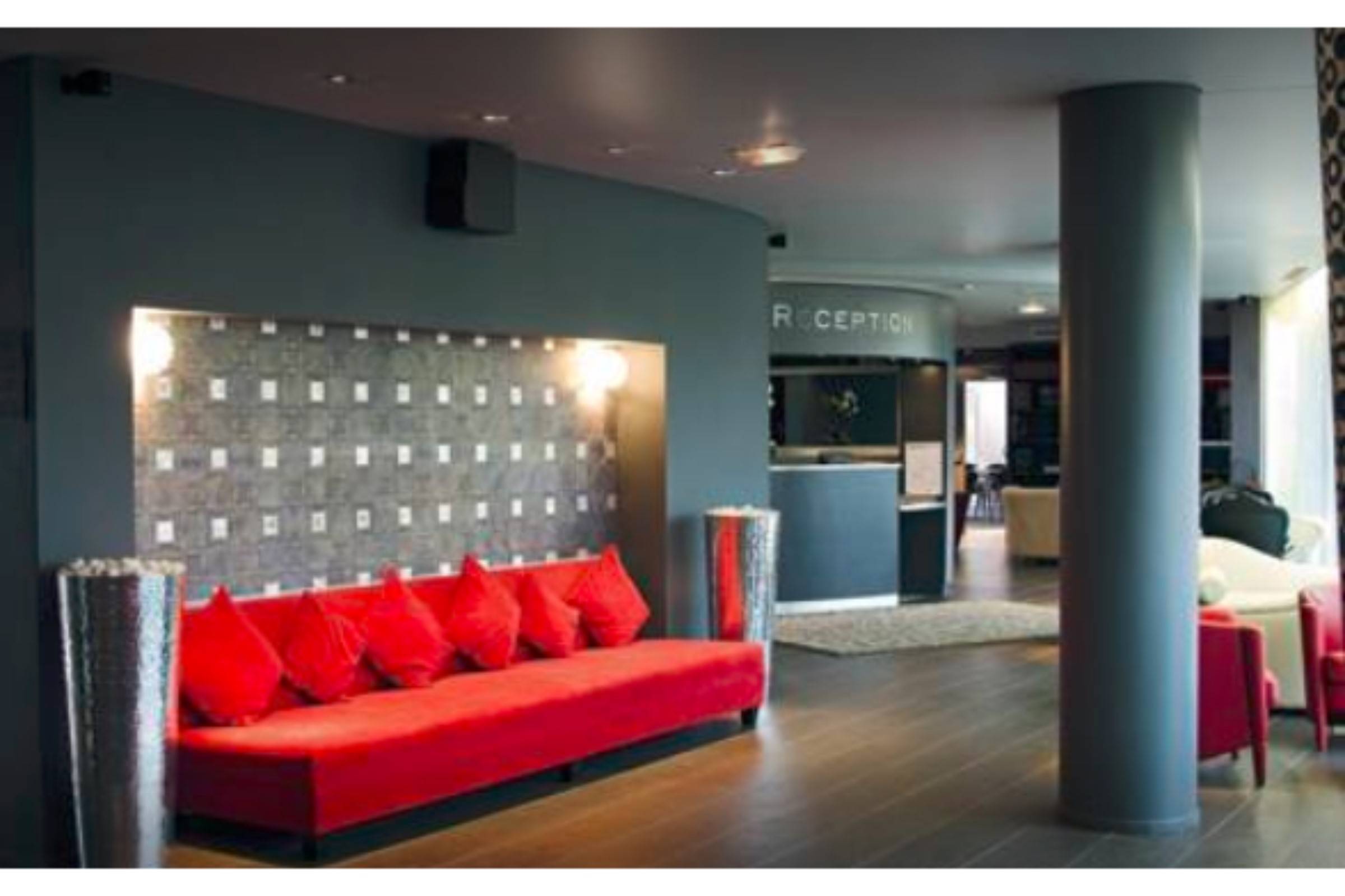 Standing Hotel Suites 2