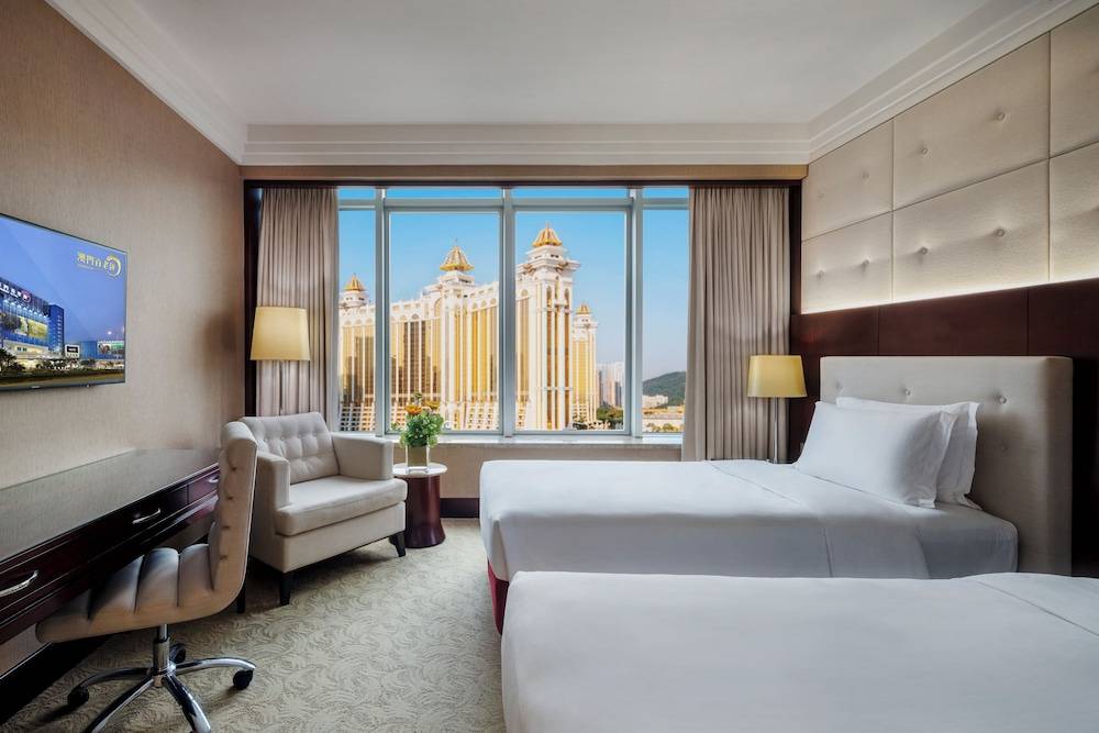 Broadway Hotel 1