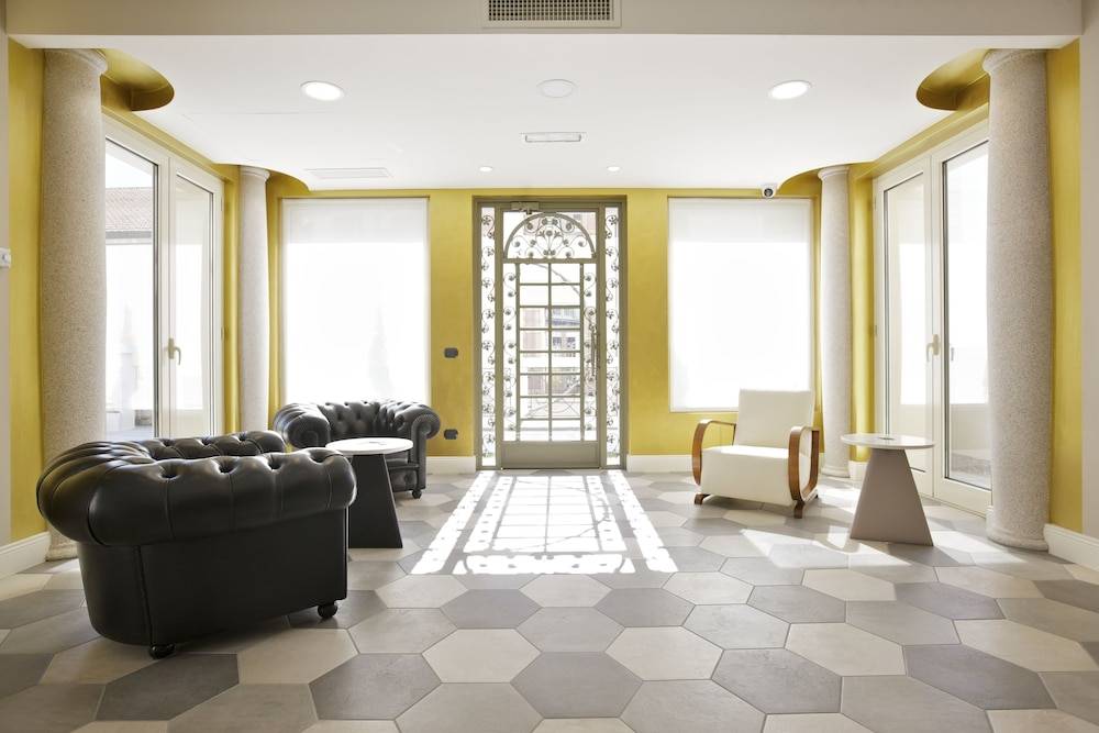 Hotel Al Campanile - Luxury Suites & Apartments 2