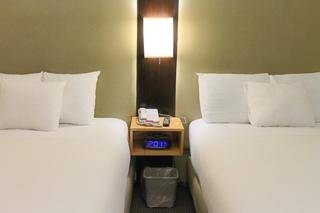 Comfy 2 bedroom apartment on Central Park West 1