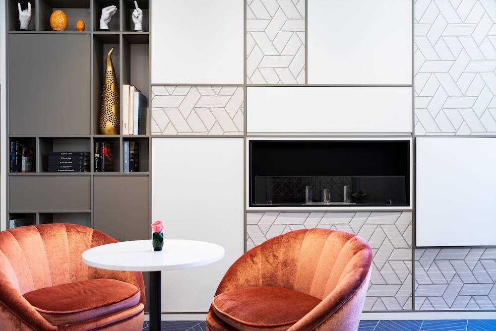 Amadomus Luxury Suites 1