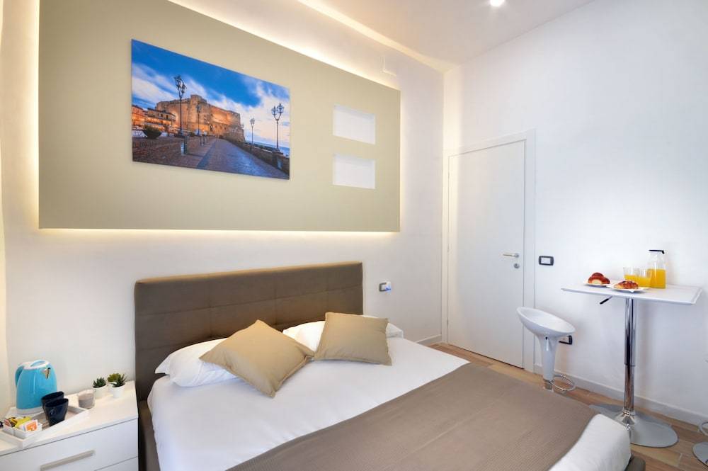Naples Gateway Rooms 1