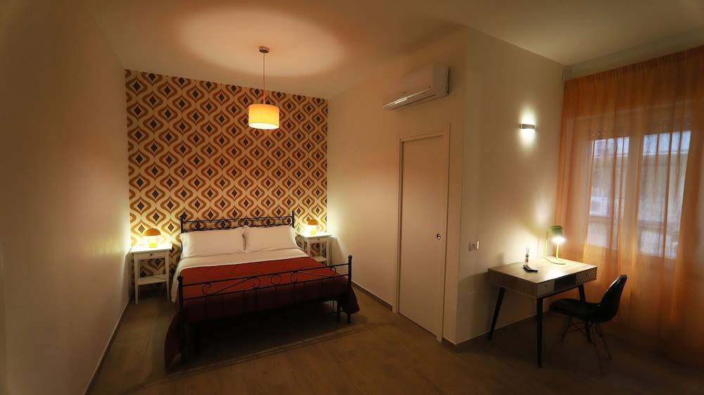 1970 Rooms 1