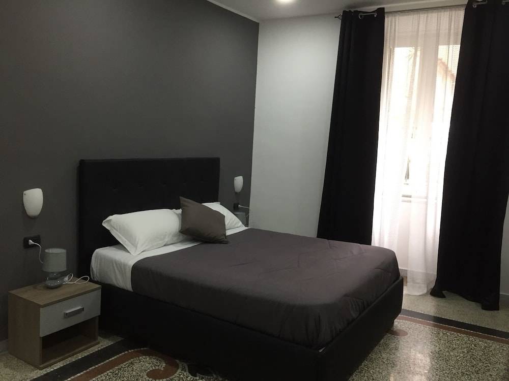 MB95 - Mezzocannone Luxurious Bed&Breakfast 1