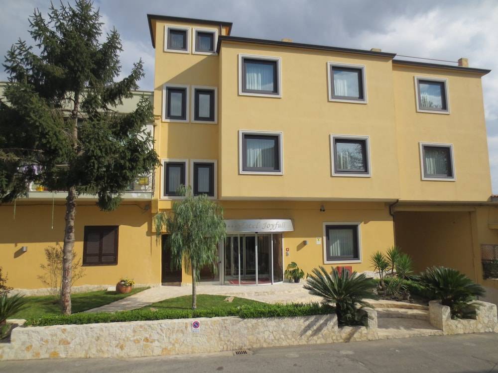 Hotel Joyfull 1