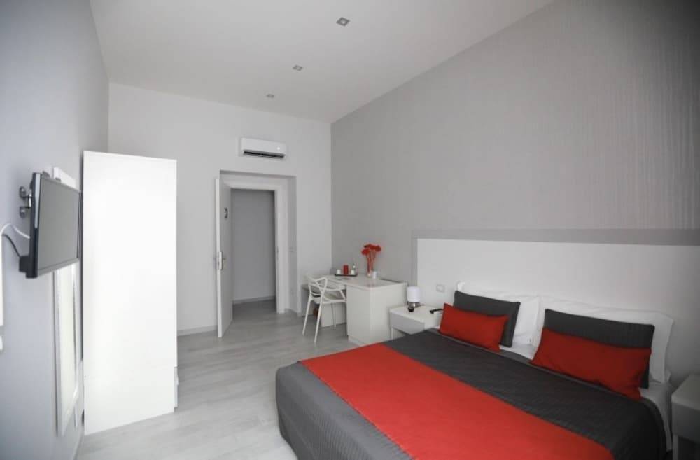 Chiaia Guest House 2