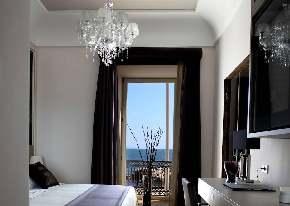Partenope Relais 1