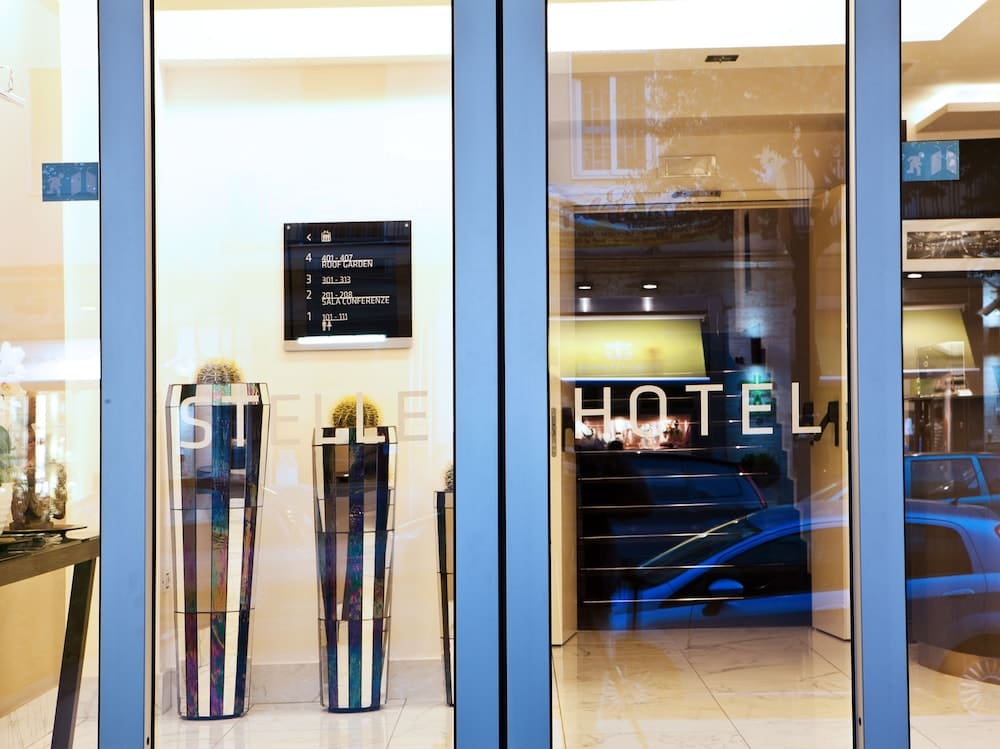 Stelle Hotel The Businest 2