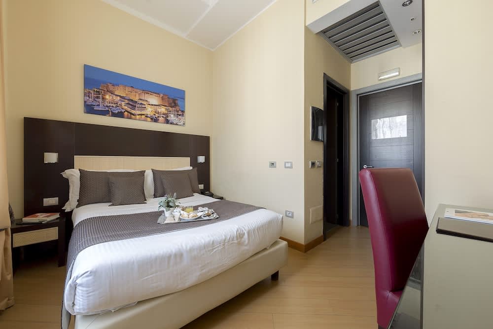 Hotel Naples 2