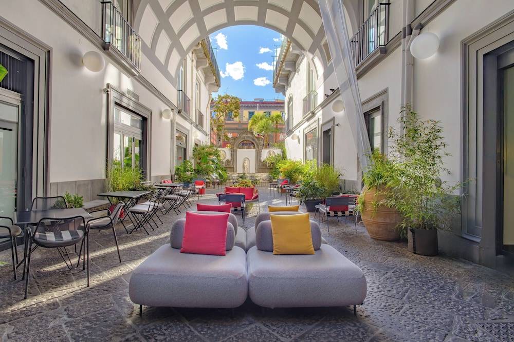 Hotel Piazza Bellini & Apartments 1
