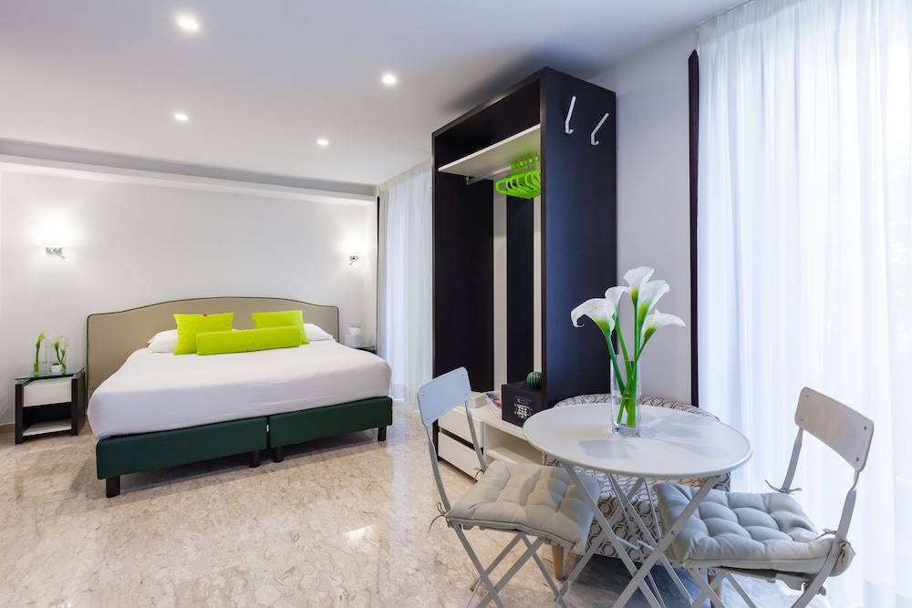 Sorrento Flats 1