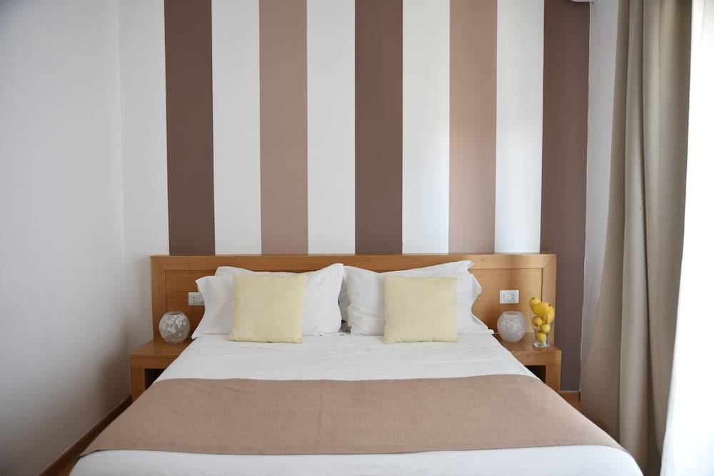The Night Guest House 1
