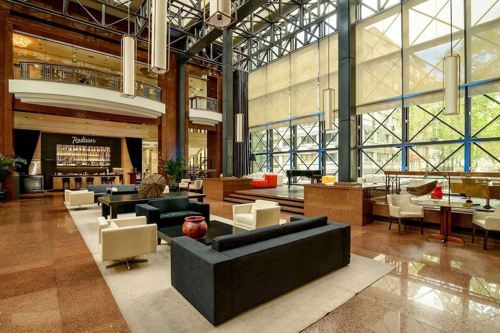Radisson Montevideo Victoria Plaza Hotel 1