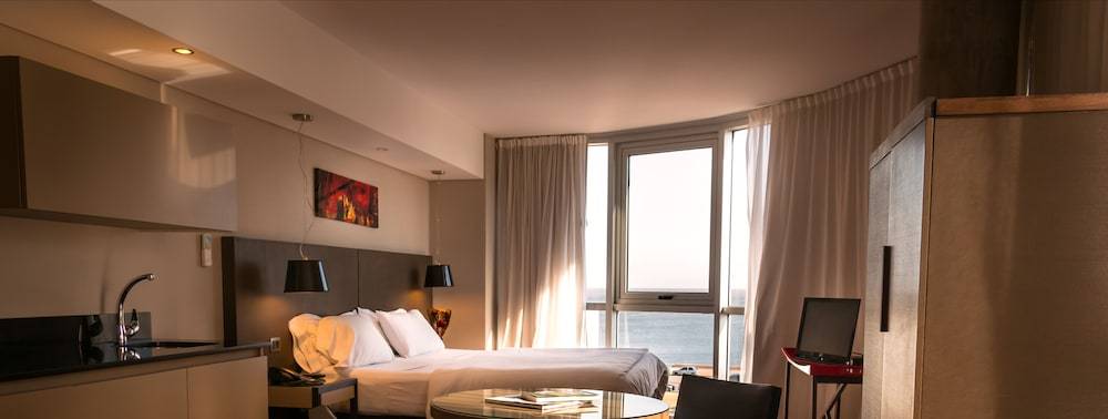 AXSUR Design Hotel 1