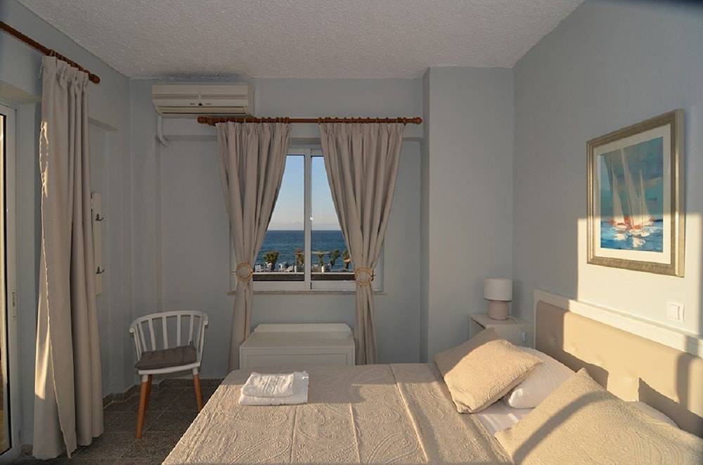 Arion Beach Hotel 2