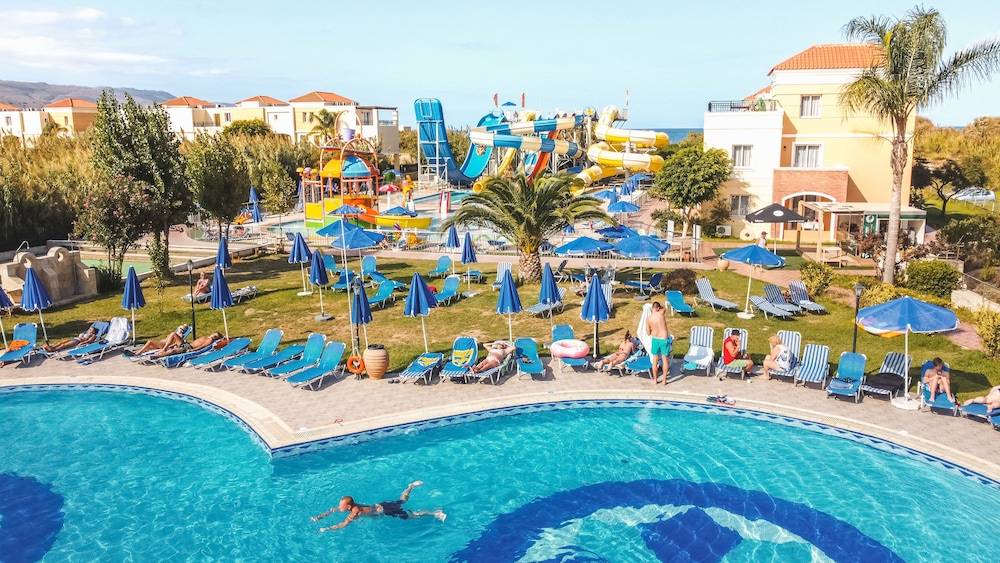 Chrispy Waterpark Resort - All inclusive 1