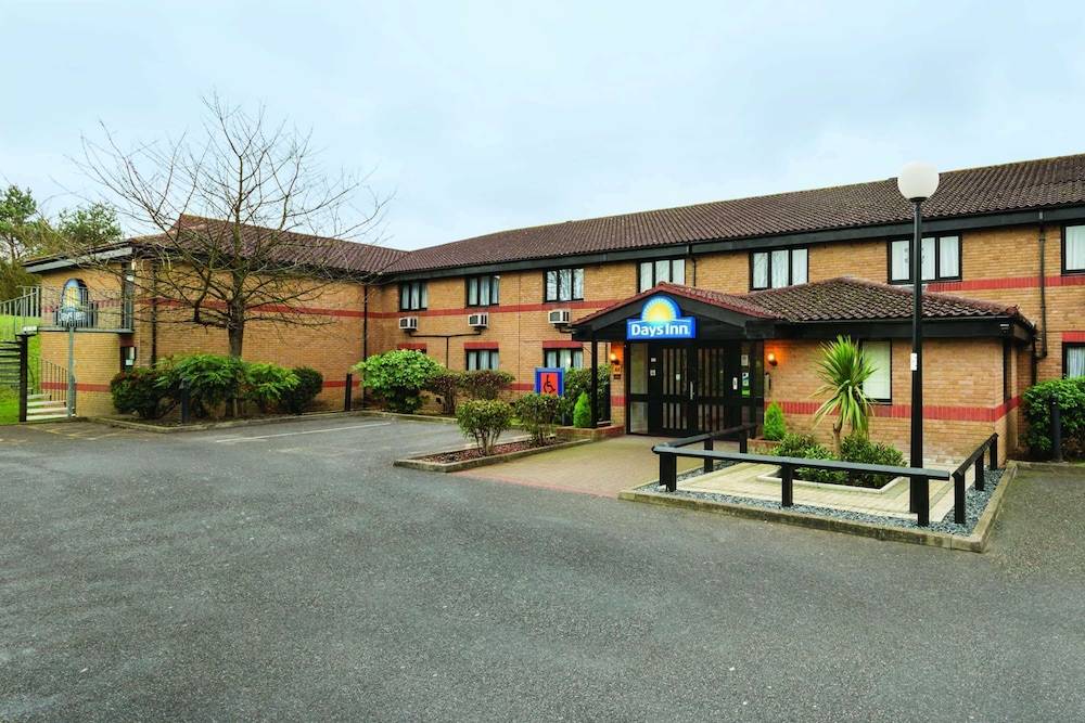 Days Inn by Wyndham London Stansted Airport 1