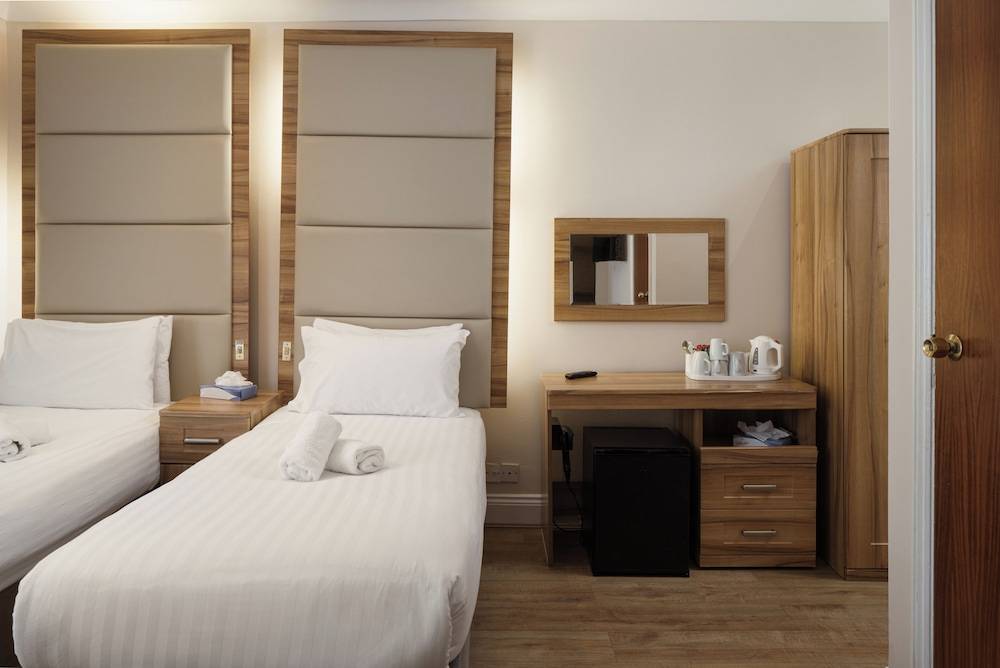 Royal Eagle Hotel 1