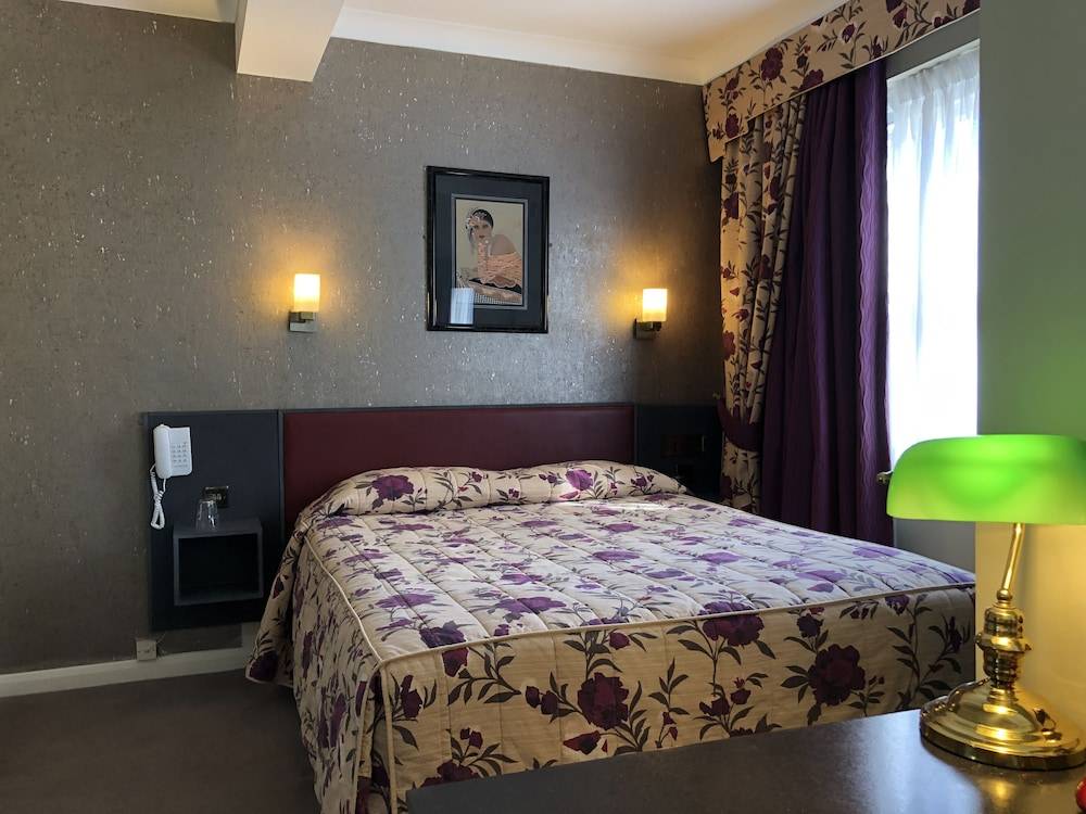 Mitre House Hotel 1