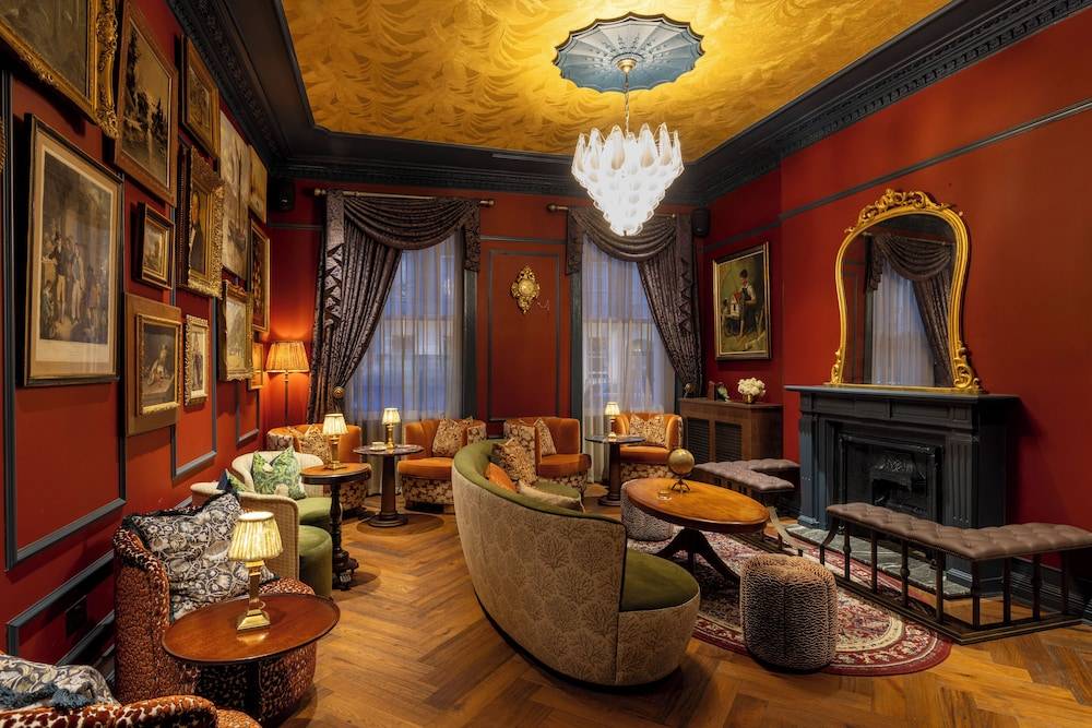 Bertrand's Townhouse 2