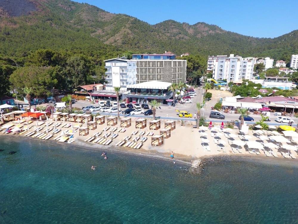 Class Unique Beach 1