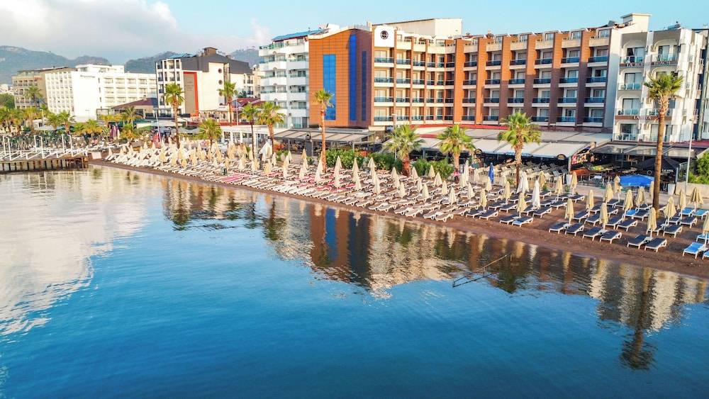 point beach hotel 1