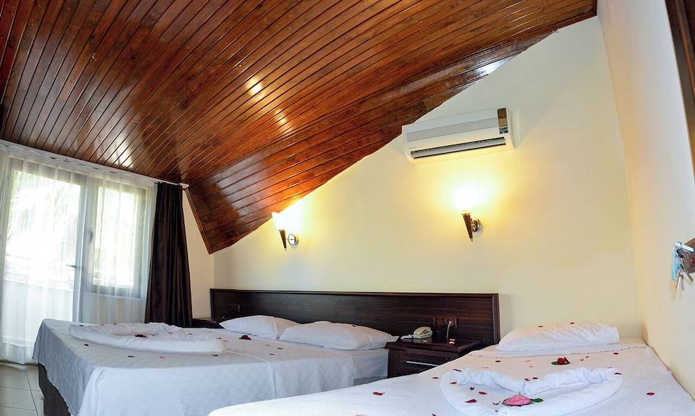 Green Palm Hotel 2
