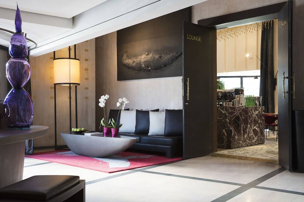 Hotel Square 2
