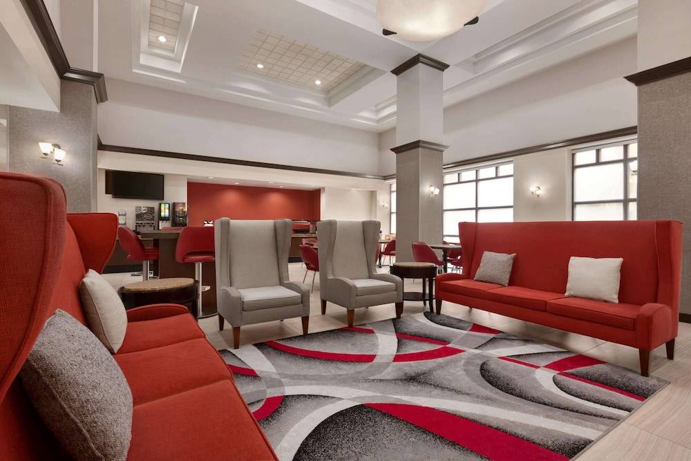 Ramada by Wyndham Suites Orlando Airport 2