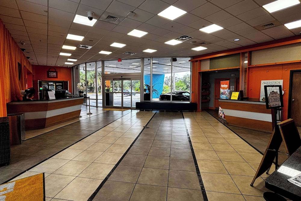 Ramada by Wyndham Flamingo Water Park 2
