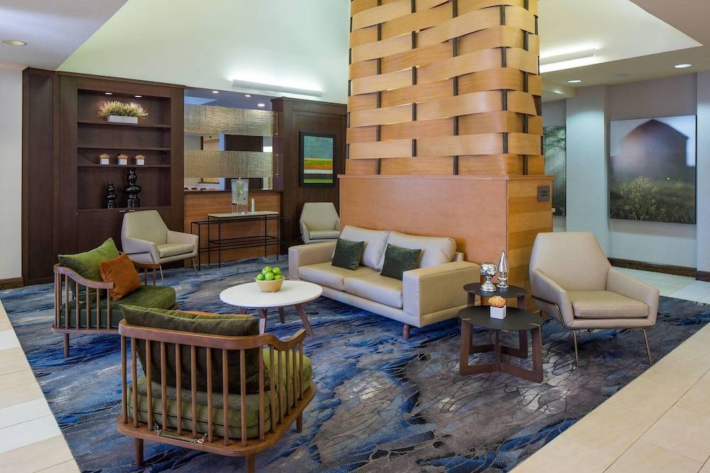 Fairfield Inn & Suites by Marriott Orlando Lake Buena Vista 2