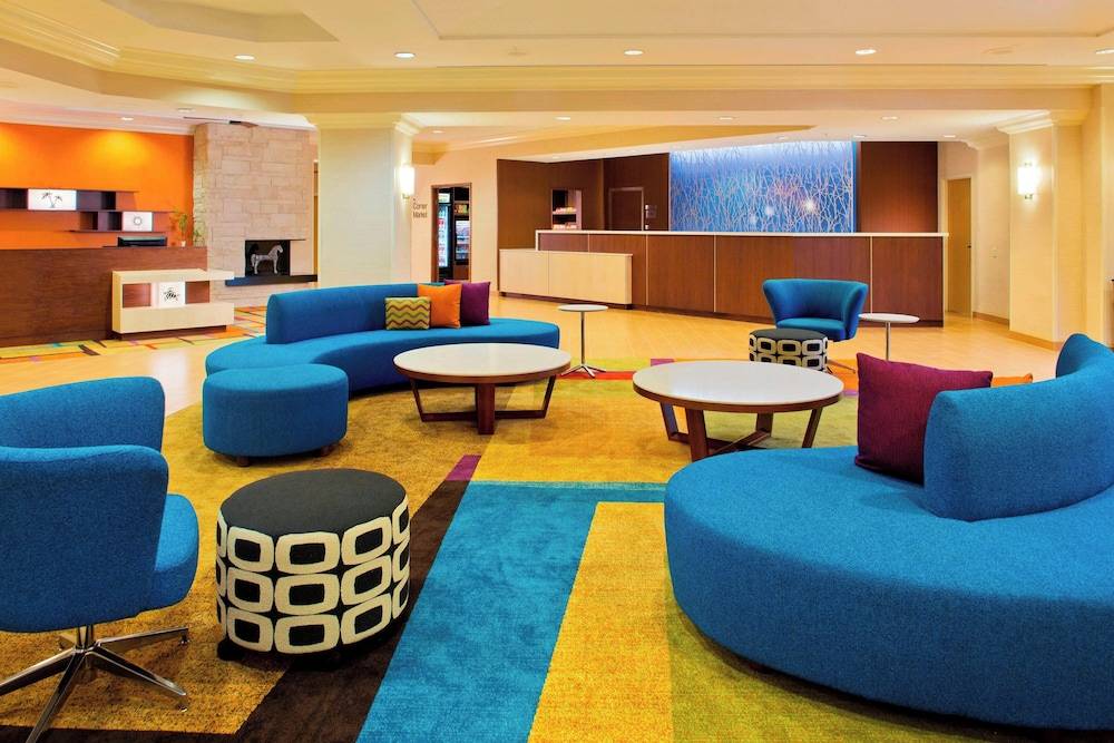 Fairfield Inn & Suites by Marriott Orlando Lake Buena Vista in the Marriott Village - Large Family Suites with Trundle Bunk Beds! 2