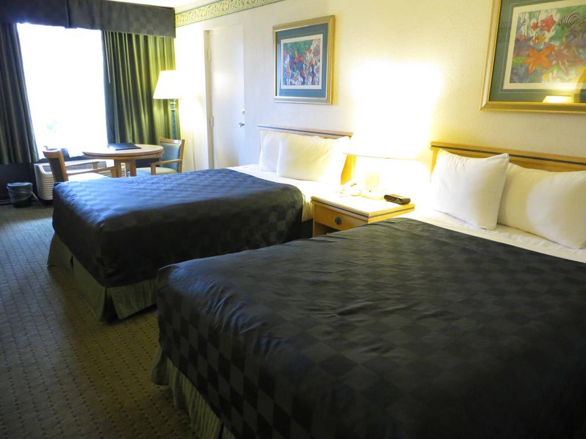 CLOSED - Maingate Lakeside Resort 2