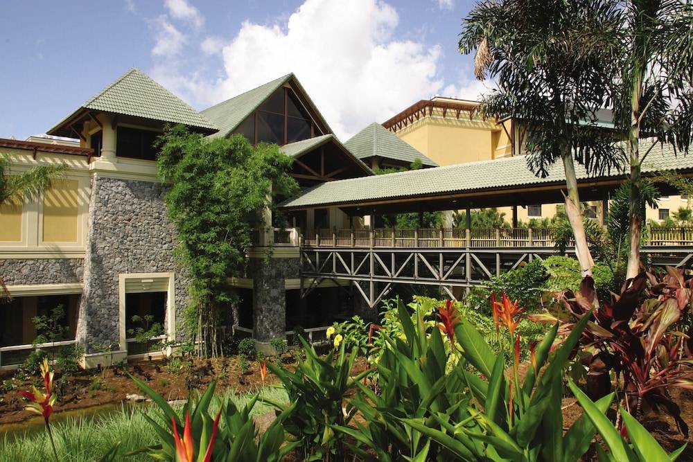 Universal's Loews Royal Pacific Resort 1