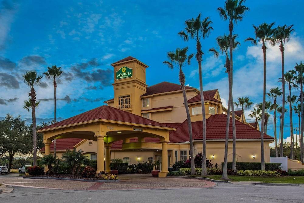 La Quinta by Wyndham Orlando Airport - On Property Food Trucks & Free Airport Shuttle! 1
