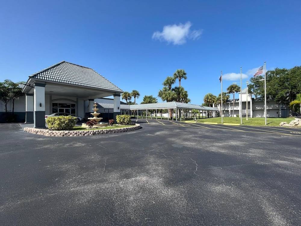 Heritage Park Inn 1