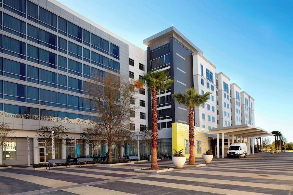 Courtyard by Marriott Orlando Lake Nona 1