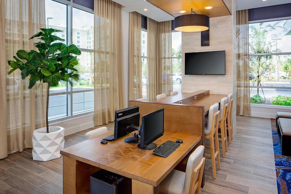 Hyatt House across from Universal Orlando Resort 2