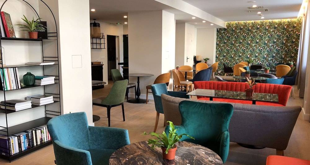 Hotel Apolonia Paris Montmartre; Sure Hotel Collection by Best Western 2