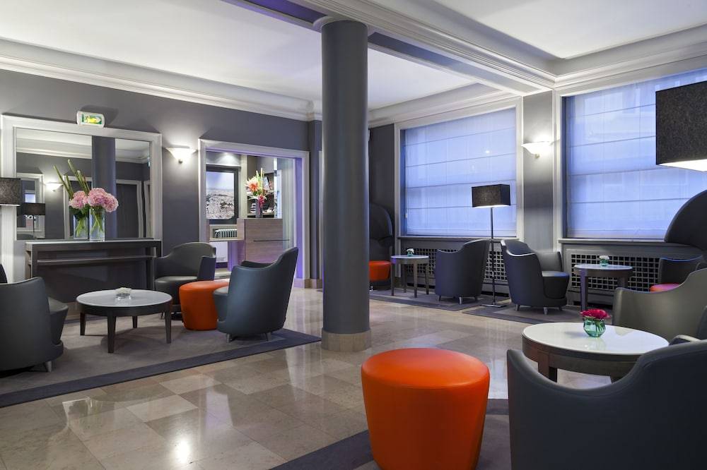 Timhotel Opéra Blanche Fontaine 1