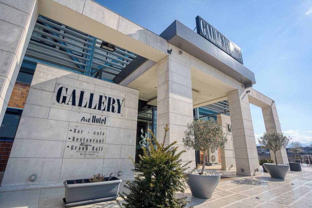 Gallery Art Hotel 1