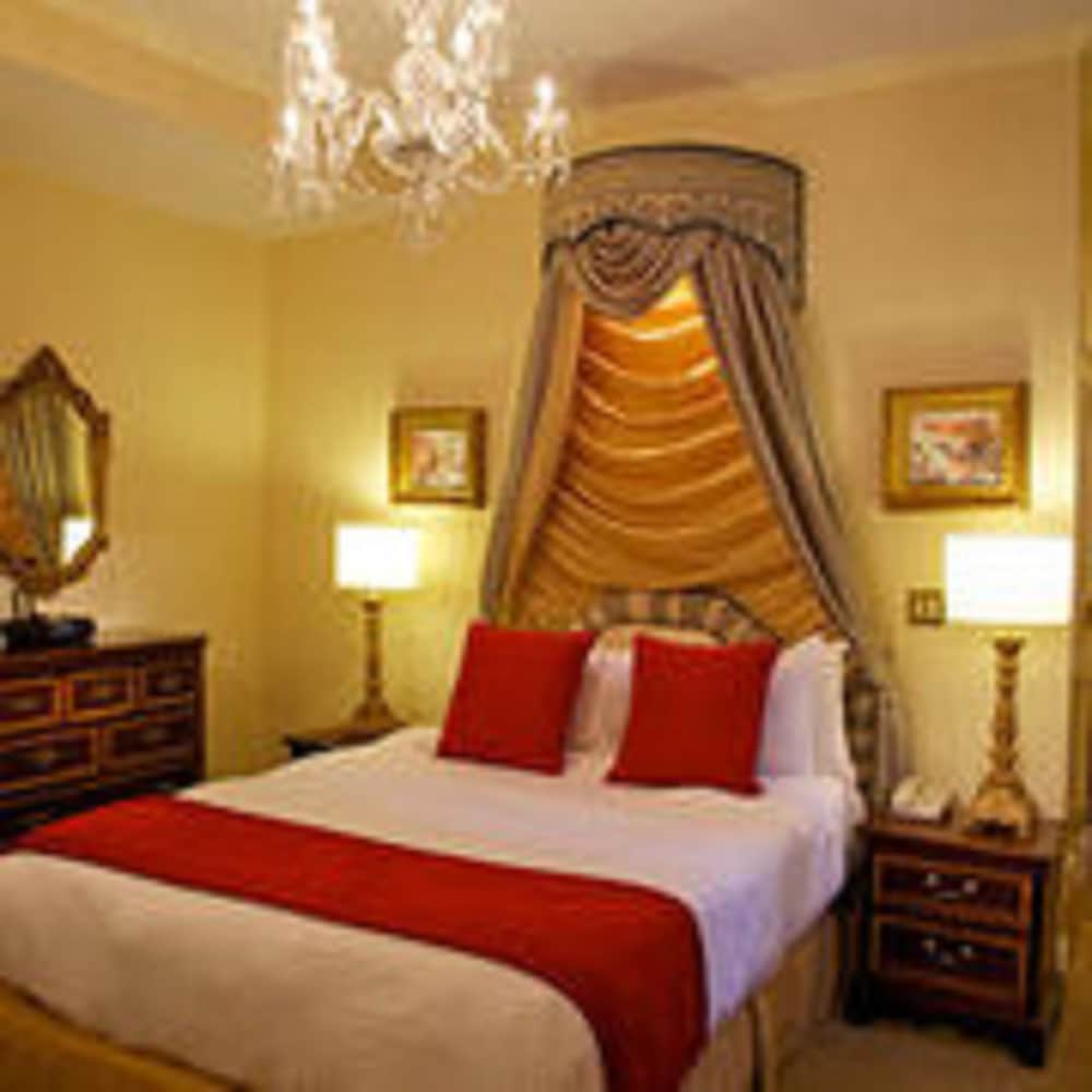 Fitzpatrick Grand Central 2