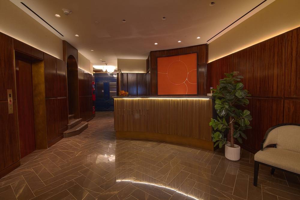 The Iroquois Times Square, a Small Luxury Hotel 2