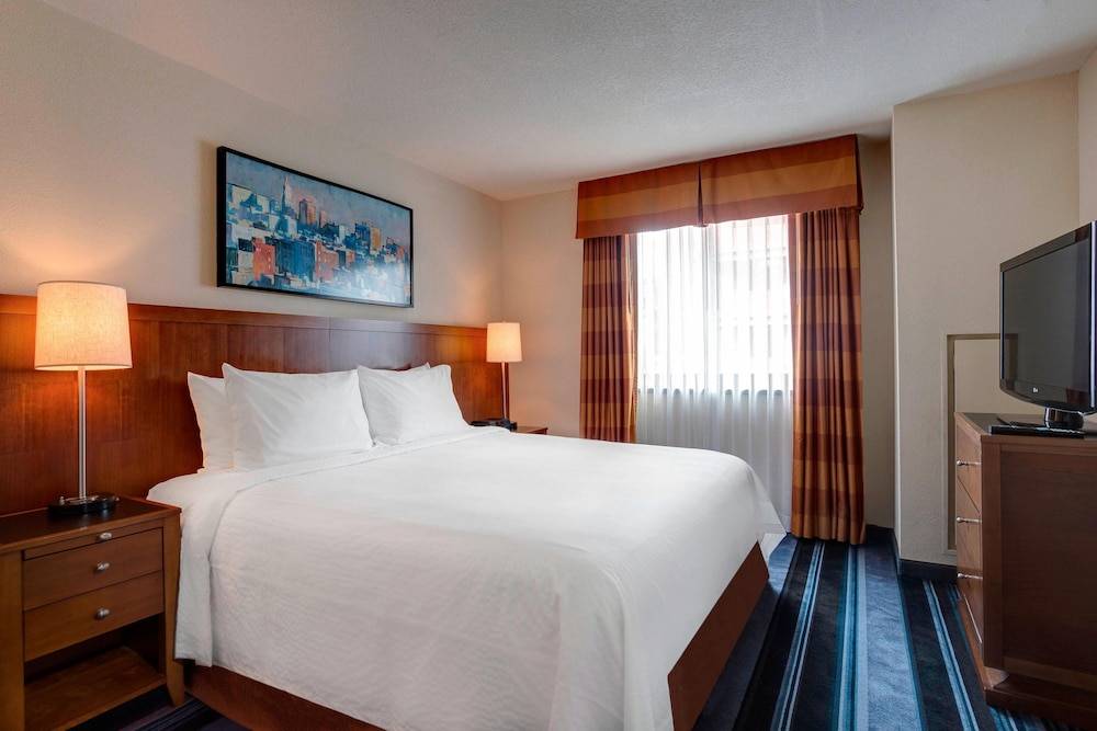 Residence Inn by Marriott New York Manhattan/Times Square 2