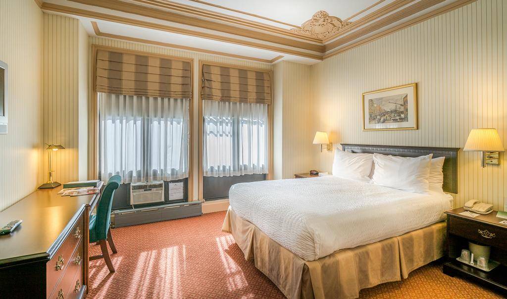 WOLCOTT HOTEL 2