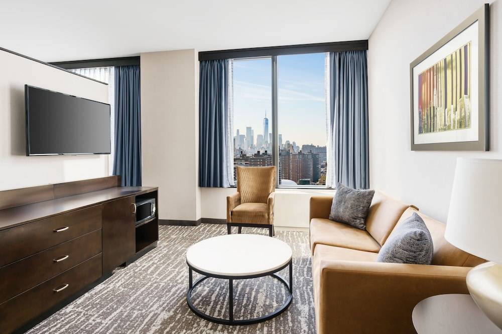 Fairfield Inn & Suites by Marriott New York Midtown Manhattan/Penn Station 1