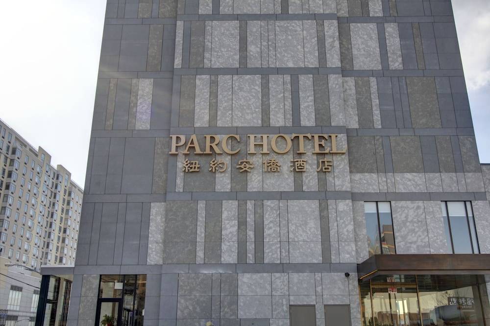 The Parc Hotel 1