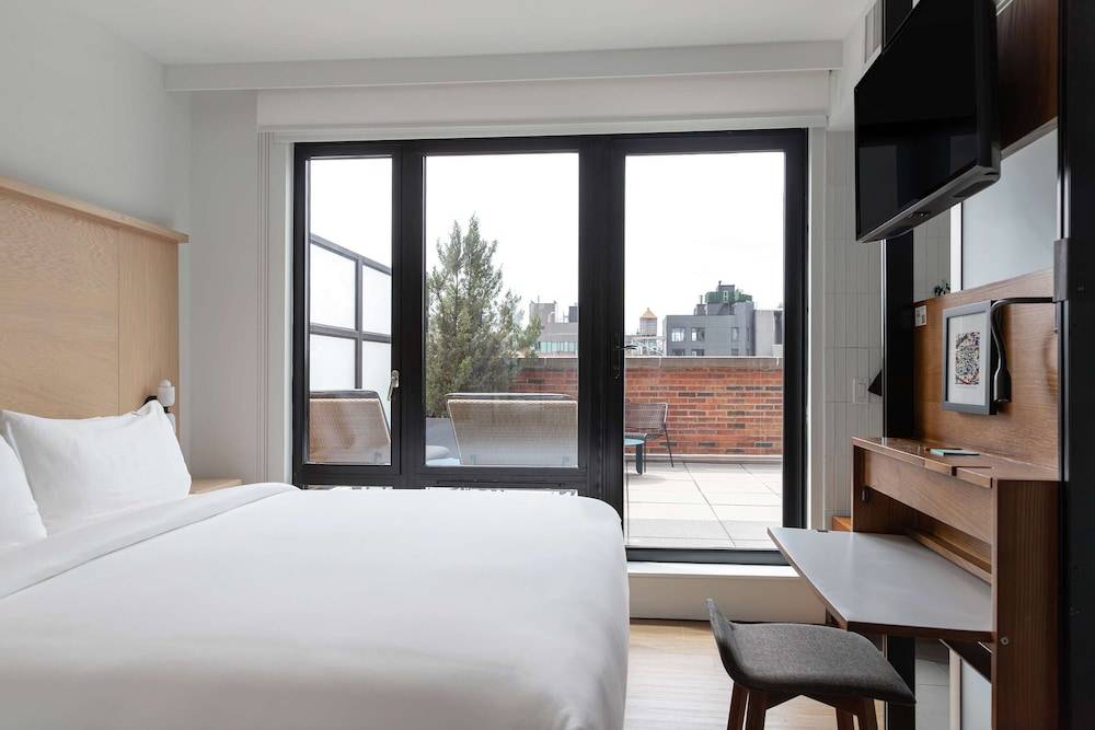 Arlo SoHo 1