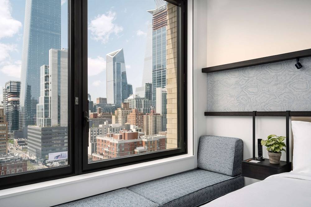 Arlo Midtown 1